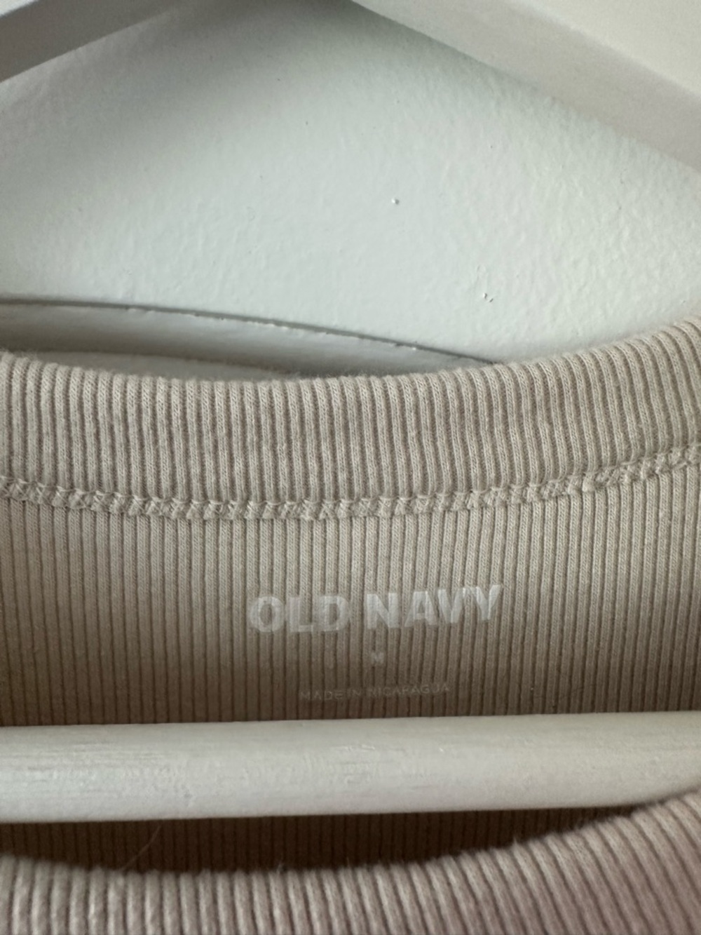 Old Navy Ribbed Neutral Basic Tee - Picture 2 of 3